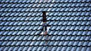 Wysokiej jakości taśma polietylenowa pod kontrłaty.