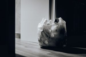 Sprawdź najlepsze pojemniki na segregację śmieci.