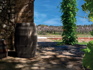 Zbiornik na deszczówkę z naturalnego drewna