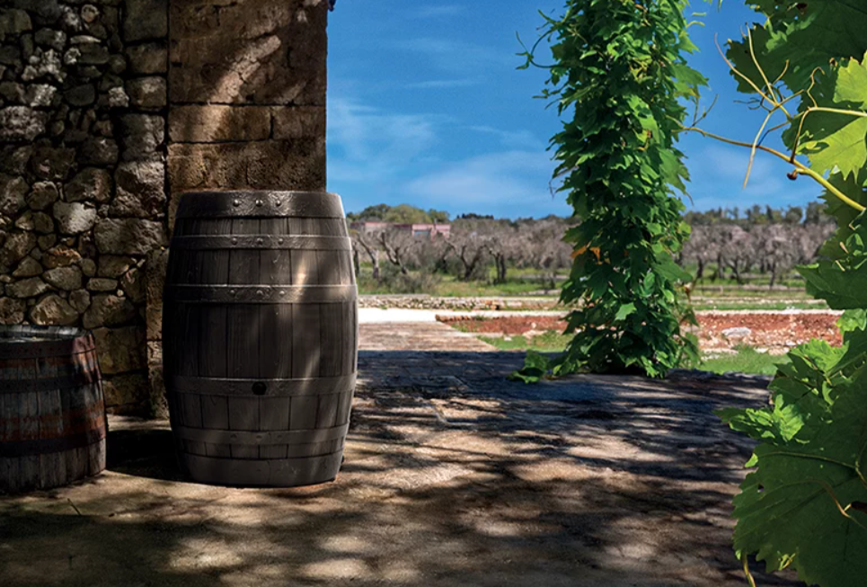 Zbiornik na deszczówkę z naturalnego drewna